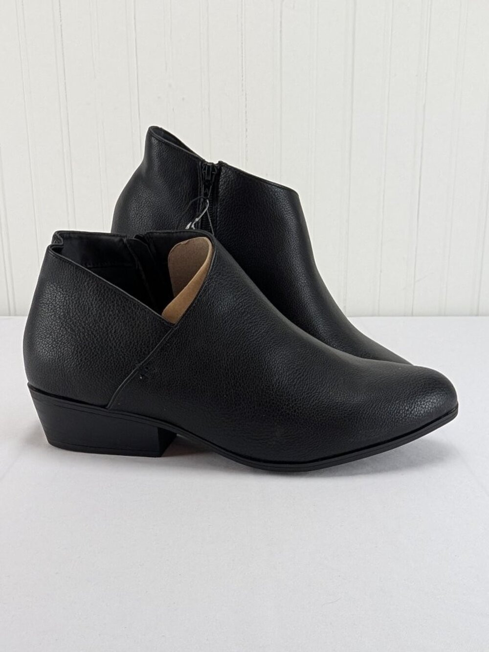 Womens Aerosoles Black Ankle Boots Size 12W Diamond Outsole New Tags